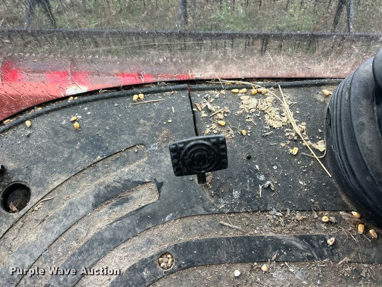 image for item YA1792 2005 Case IH 8010 Axial-Flow RWA combine