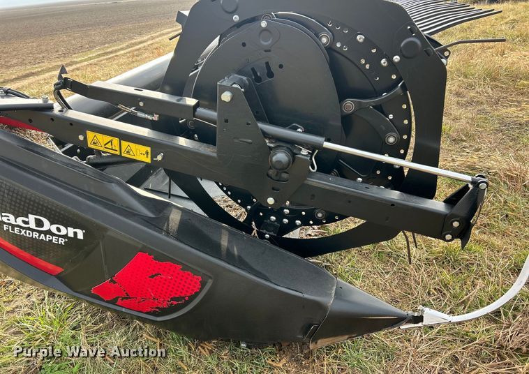 image for item YA1837 2021 MacDon FD140 flex draper head