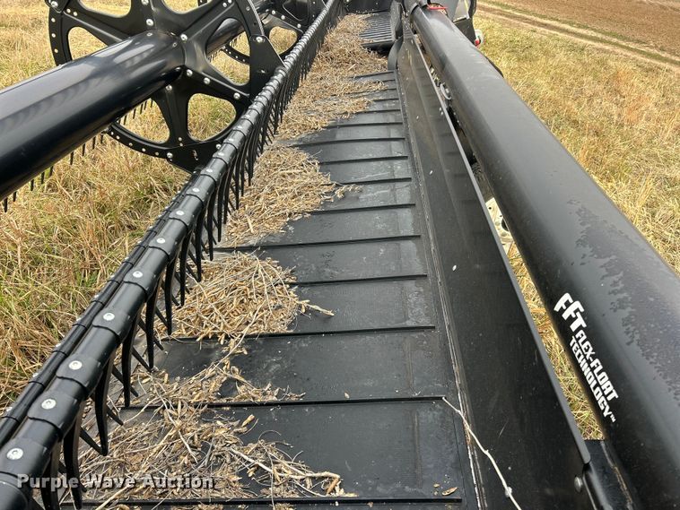 image for item YA1837 2021 MacDon FD140 flex draper head