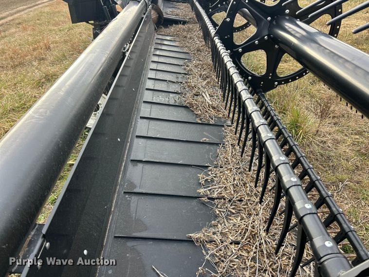 image for item YA1837 2021 MacDon FD140 flex draper head