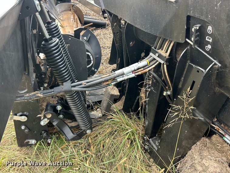 image for item YA1837 2021 MacDon FD140 flex draper head