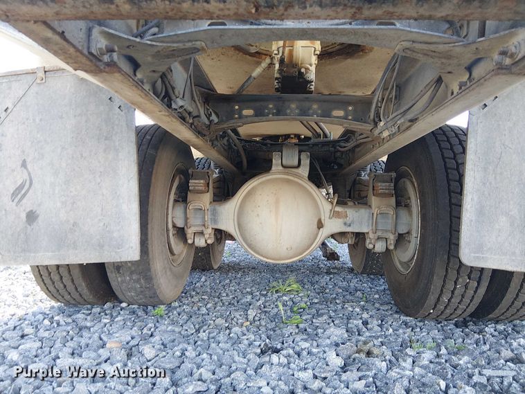 image for item YA1842 2016 Western Star 4700 feed mixer truck