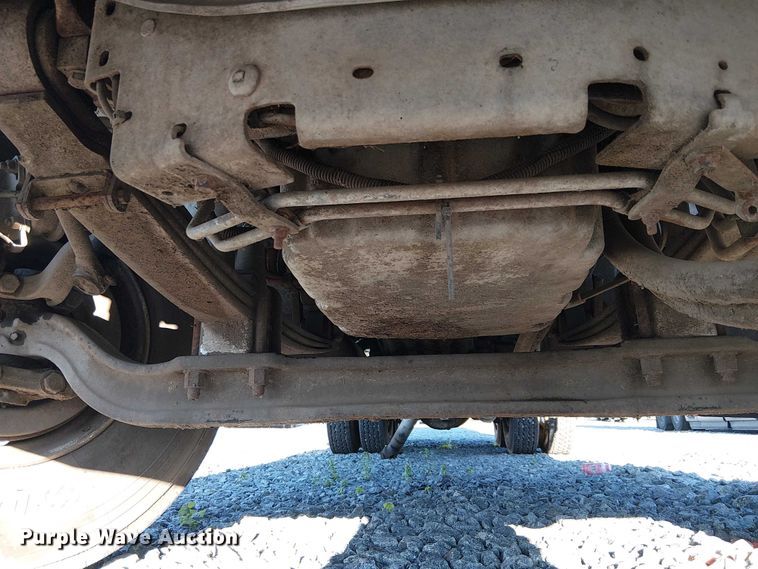 image for item YA1842 2016 Western Star 4700 feed mixer truck