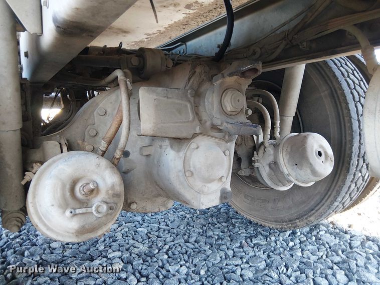 image for item YA1842 2016 Western Star 4700 feed mixer truck