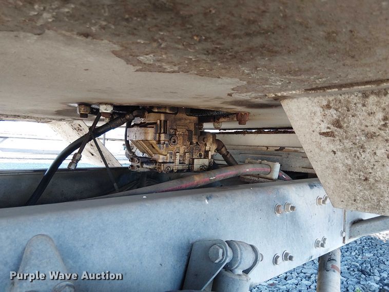 image for item YA1842 2016 Western Star 4700 feed mixer truck