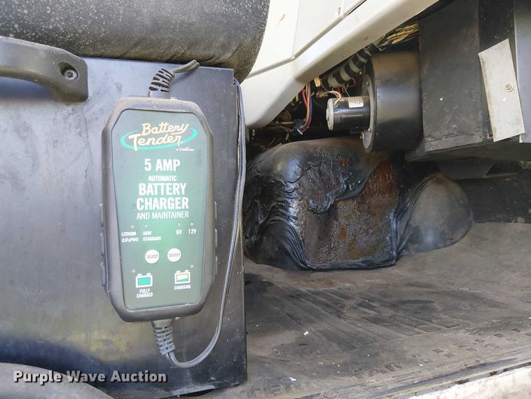 image for item YA1842 2016 Western Star 4700 feed mixer truck