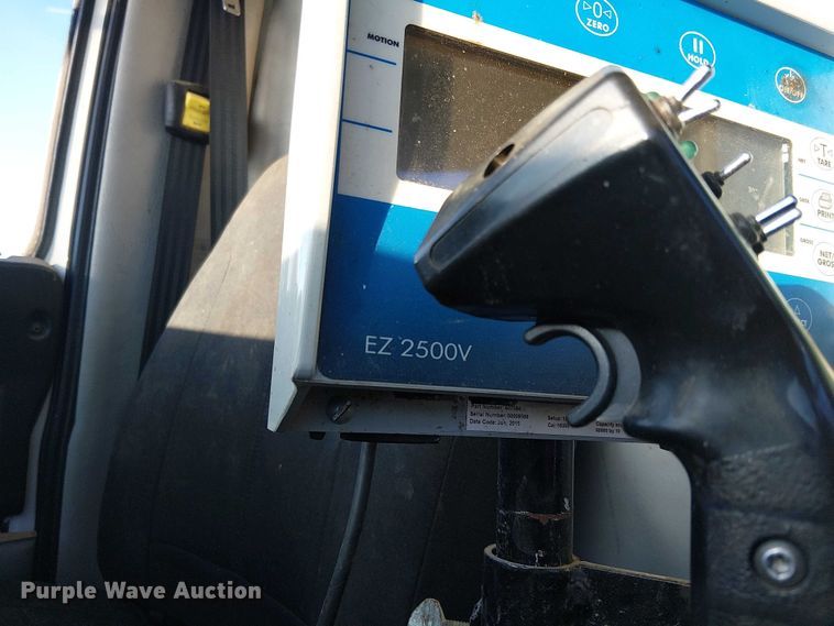 image for item YA1842 2016 Western Star 4700 feed mixer truck