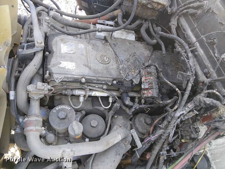 image for item YA1842 2016 Western Star 4700 feed mixer truck