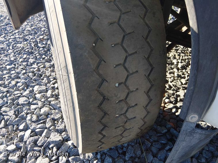 image for item YA1842 2016 Western Star 4700 feed mixer truck