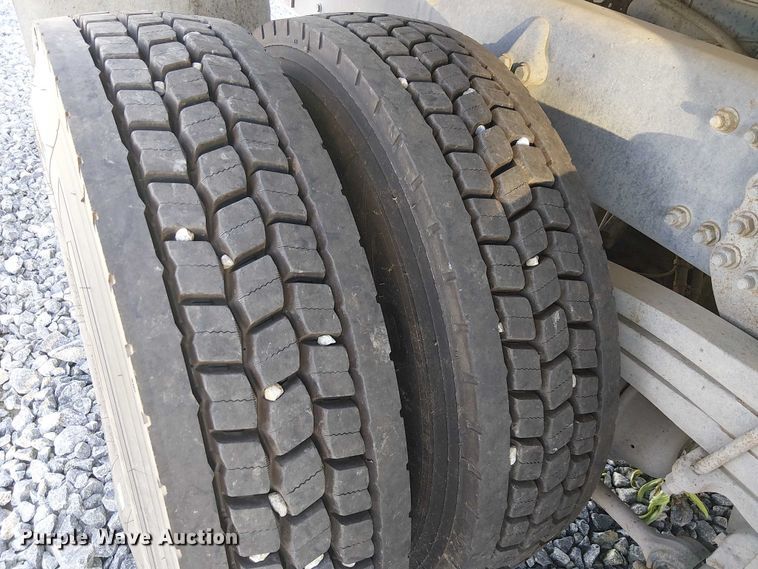 image for item YA1842 2016 Western Star 4700 feed mixer truck