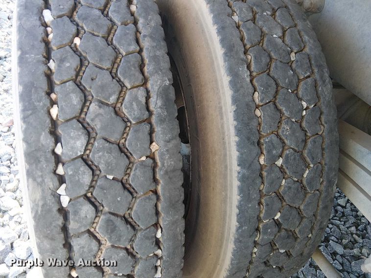 image for item YA1842 2016 Western Star 4700 feed mixer truck