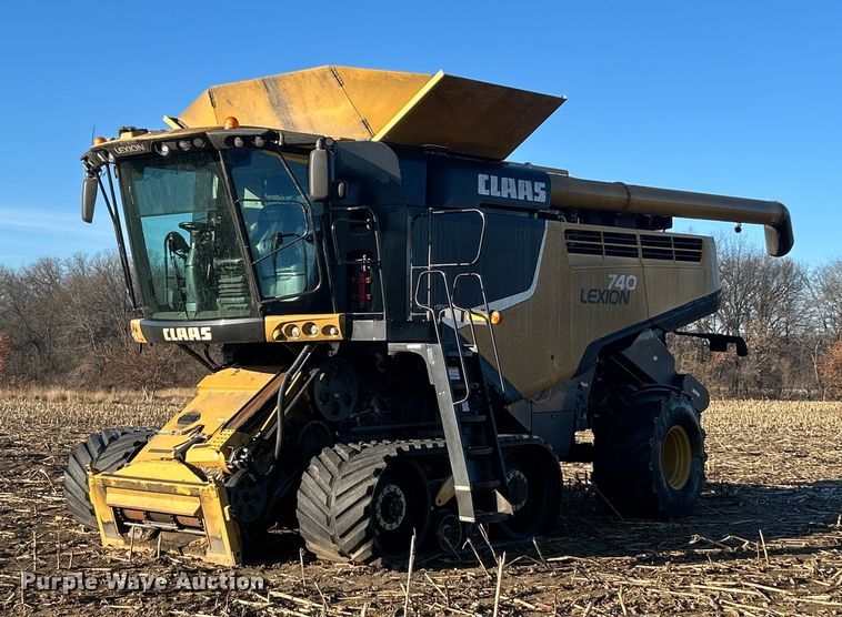 image for item YA1876 Claas Lexion 740 combine