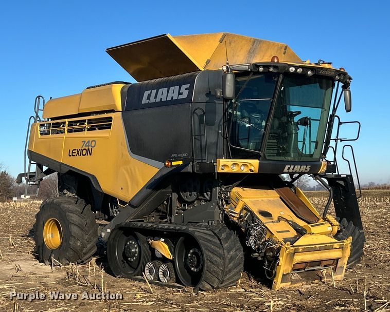 image for item YA1876 Claas Lexion 740 combine