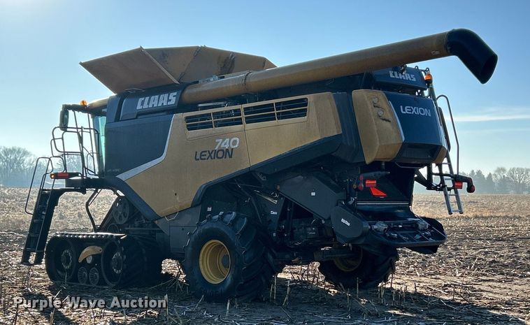 image for item YA1876 Claas Lexion 740 combine