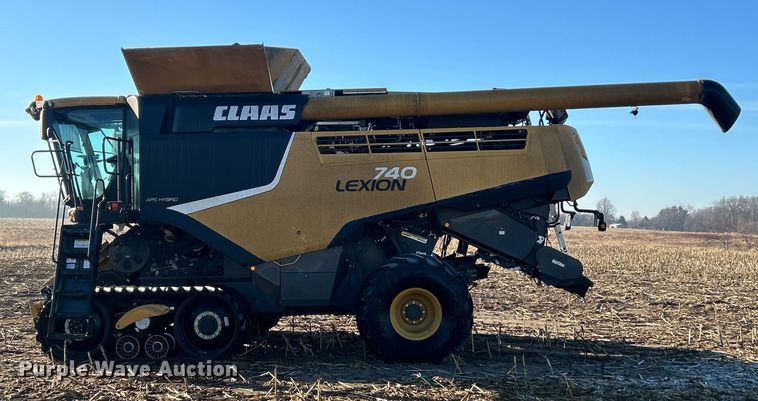 image for item YA1876 Claas Lexion 740 combine
