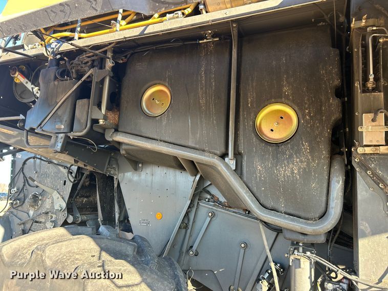 image for item YA1876 Claas Lexion 740 combine