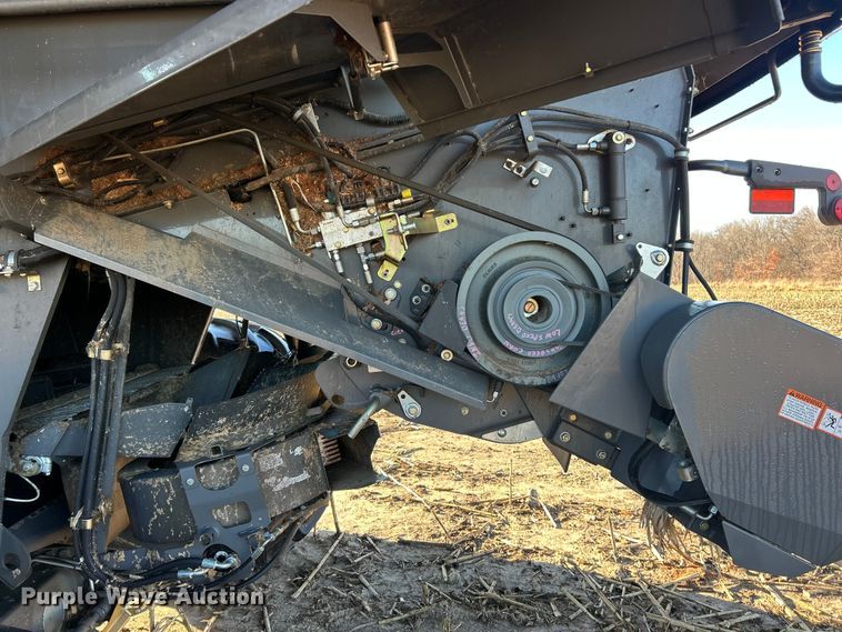 image for item YA1876 Claas Lexion 740 combine