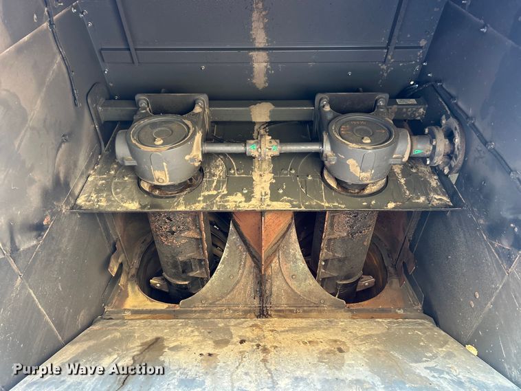 image for item YA1876 Claas Lexion 740 combine