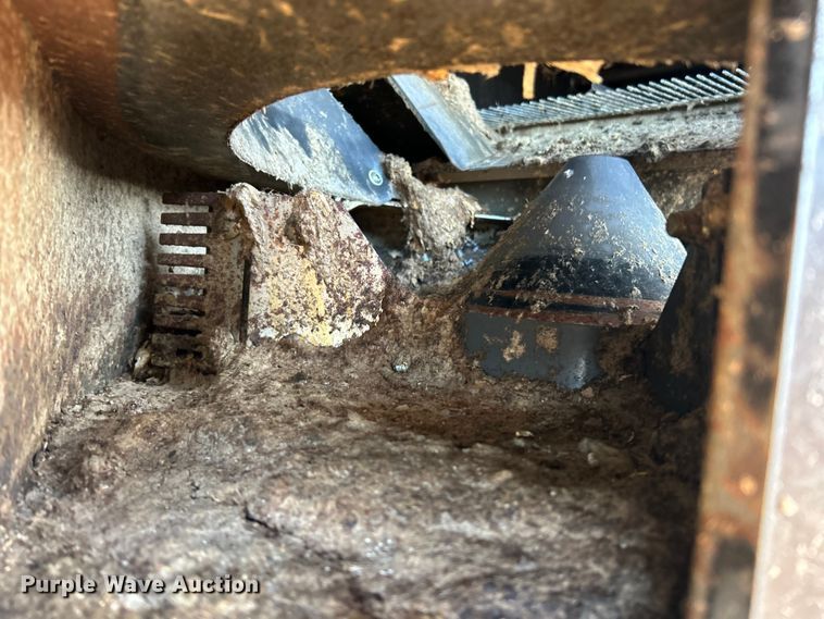 image for item YA1876 Claas Lexion 740 combine