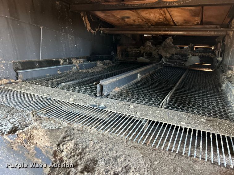 image for item YA1876 Claas Lexion 740 combine