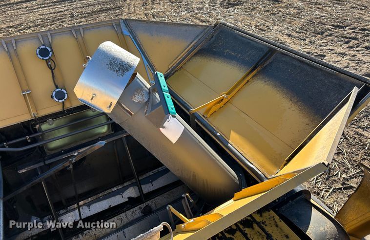 image for item YA1876 Claas Lexion 740 combine