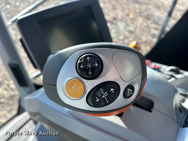 image for item YA1876 Claas Lexion 740 combine