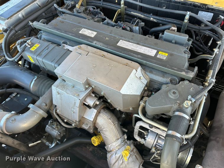 image for item YA1876 Claas Lexion 740 combine