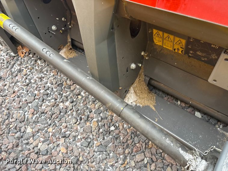 image for item YA1881 2022 Gleaner 9340 draper head