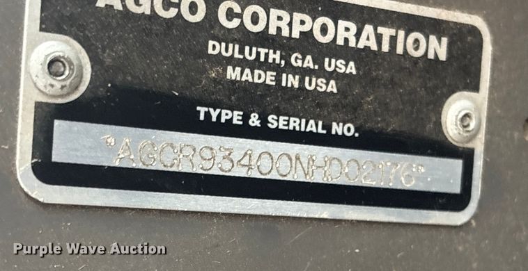 image for item YA1881 2022 Gleaner 9340 draper head