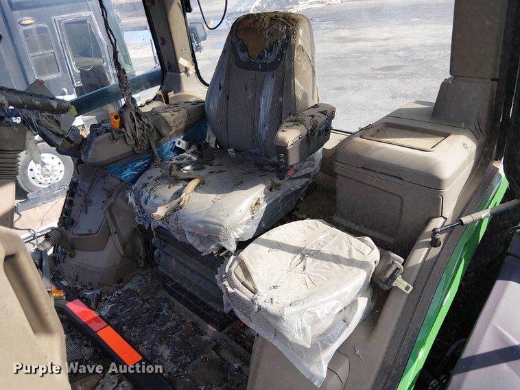 image for item YA1898 2024 John Deere 8RT 370 tractor