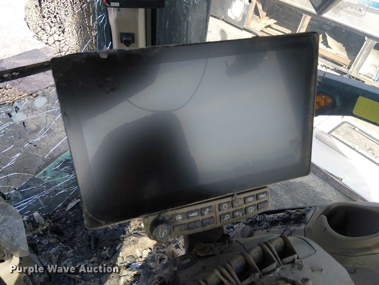 image for item YA1898 2024 John Deere 8RT 370 tractor