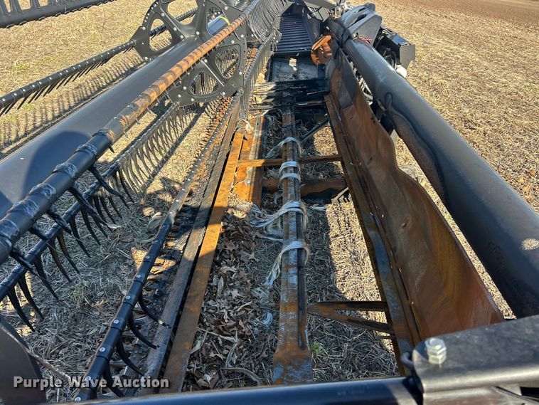 image for item YA1983 2021 MacDon FD140 flex draper head