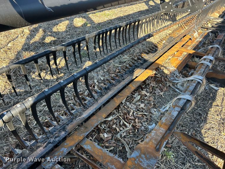 image for item YA1983 2021 MacDon FD140 flex draper head