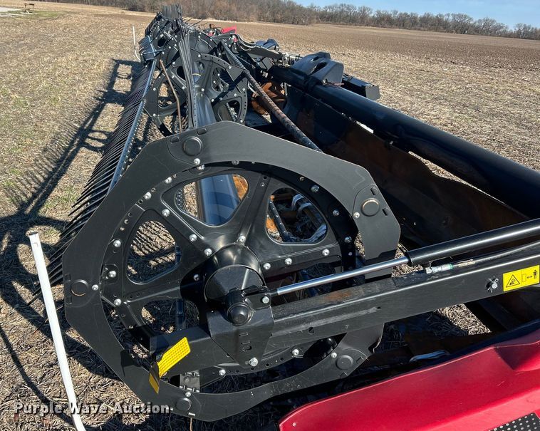 image for item YA1983 2021 MacDon FD140 flex draper head