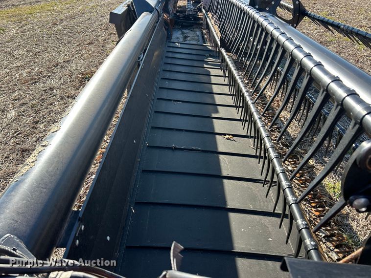 image for item YA1983 2021 MacDon FD140 flex draper head