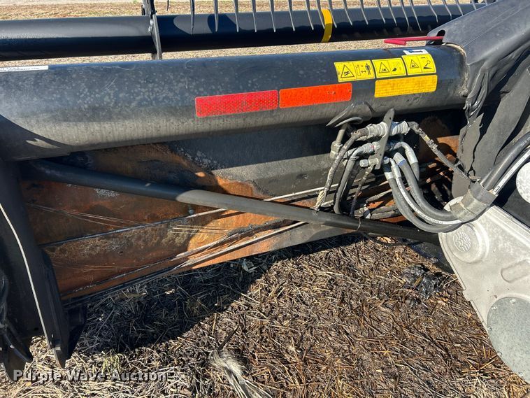 image for item YA1983 2021 MacDon FD140 flex draper head