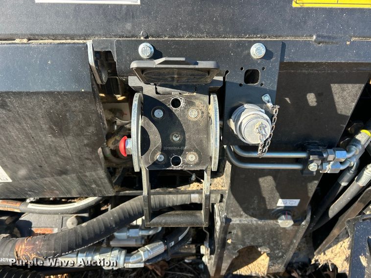 image for item YA1983 2021 MacDon FD140 flex draper head