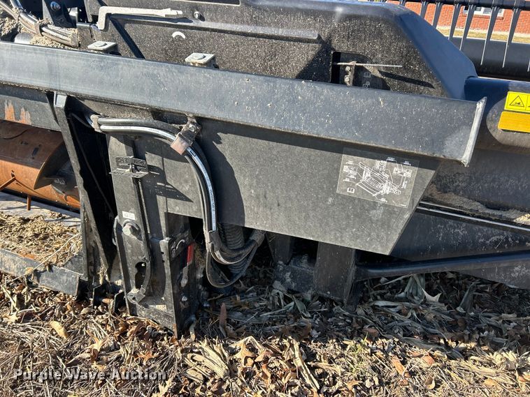 image for item YA1983 2021 MacDon FD140 flex draper head