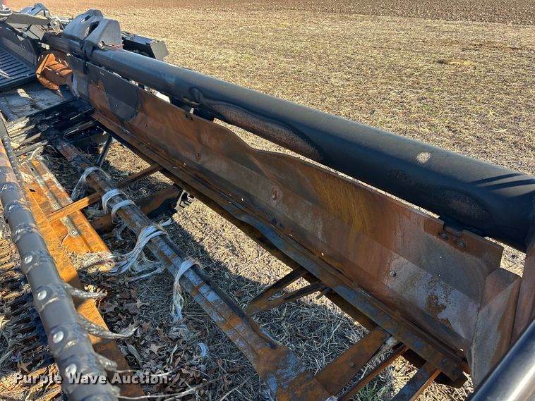 image for item YA1983 2021 MacDon FD140 flex draper head