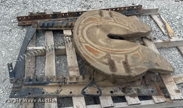 image for item DQ4203 (4) fifth wheel plates