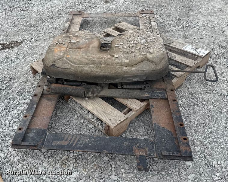 image for item DQ4203 (4) fifth wheel plates