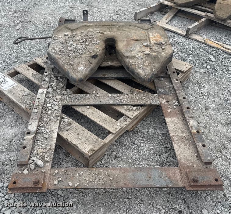 image for item DQ4203 (4) fifth wheel plates