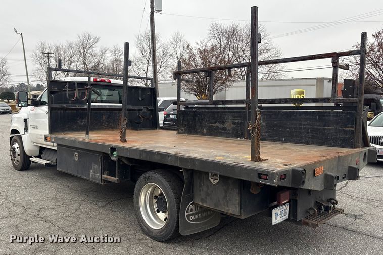 image for item DT2780 2019 Chevrolet Silverado 6500HD flatbed truck