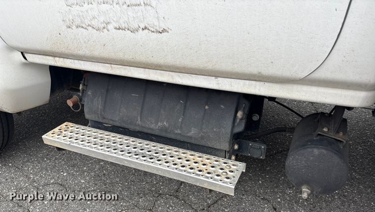 image for item DT2780 2019 Chevrolet Silverado 6500HD flatbed truck