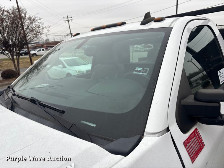 image for item DT2780 2019 Chevrolet Silverado 6500HD flatbed truck