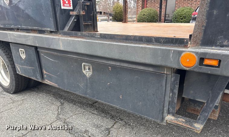 image for item DT2780 2019 Chevrolet Silverado 6500HD flatbed truck