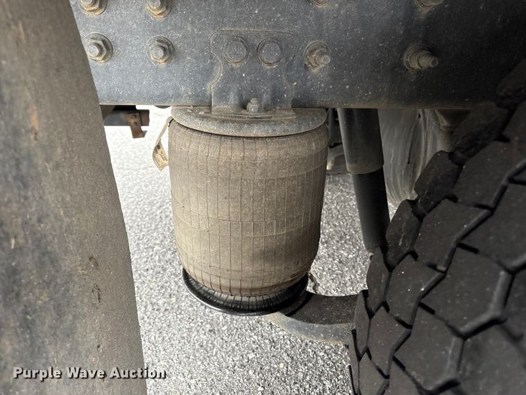 image for item DT2780 2019 Chevrolet Silverado 6500HD flatbed truck