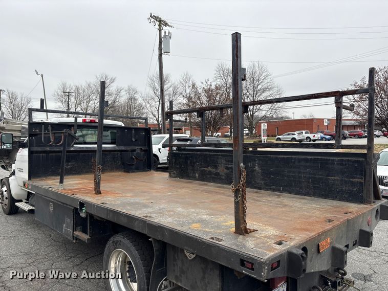 image for item DT2780 2019 Chevrolet Silverado 6500HD flatbed truck