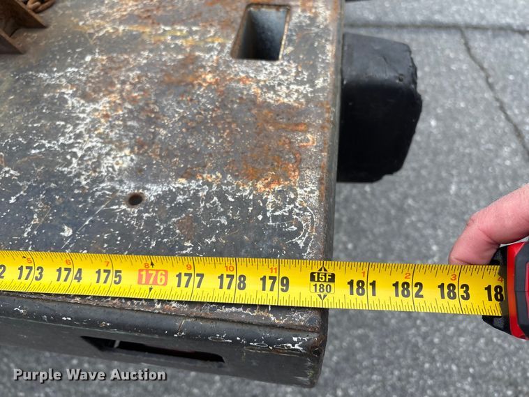 image for item DT2780 2019 Chevrolet Silverado 6500HD flatbed truck