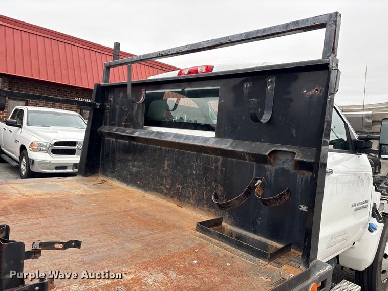 image for item DT2780 2019 Chevrolet Silverado 6500HD flatbed truck